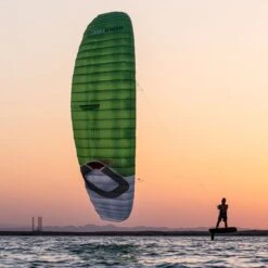 Ozone Hyperlink V3 Convertible Open/Closed Cell Foil Kite Discounts Apply ! -Wind Rush Shop ozone hyperlink v3 size bar 4