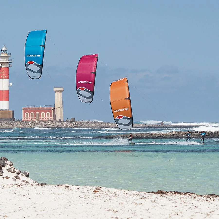 Ozone Zephyr V7 17m Lightwind Kite - 30% Off Last One - Yellow Discounts Apply ! 7 Ozone Zephyr V7 17m Lightwind Kite - 30% Off Last One - Yellow Discounts Apply ! - Image 5